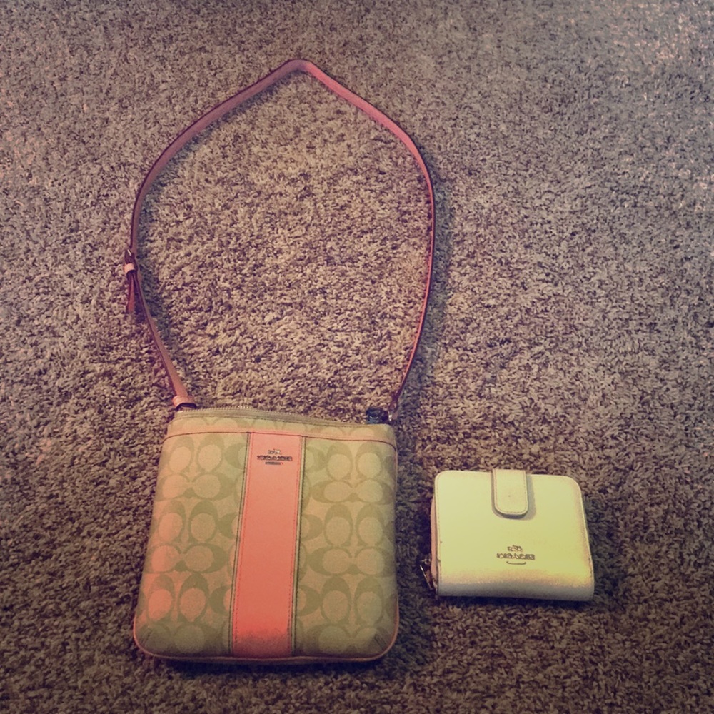 Coach purse and wallet